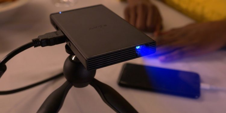 Sony Keluarkan Projector Untuk PlayStation 4