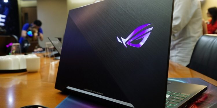 ASUS ROG Umumkan Strix SCAR II (GL704) Dengan Display 17.3, Intel Core I7 Dan Nvidia GTX 1060!