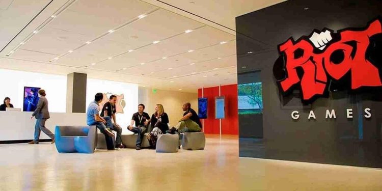 Komen Riot Apabila Dituduh Mendiskriminasikan Jantina Di Studio League of Legends