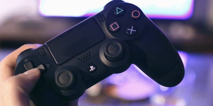 *Rumors* Controller PS4 akan didatangi dengan Touchscreen?