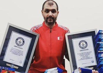 Hakoom sekali lagi mendapat Guinness World Record sebagai Pemain yang mendapat Trophy Point yang Terbanyak!