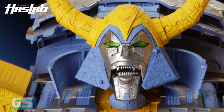 Hasbro menghasilkan mainan Transformer “Unicron” yang tinggi 2-kaki dan bernilai hampir RM2,400!