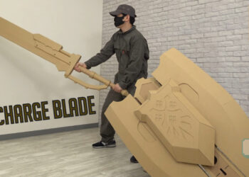 Peminat Monster Hunter Rise hasilkan Charge Blade DIY guna kadbod