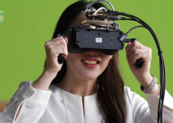 Sony mendedahkan headset prototaip untuk next-gen VR!