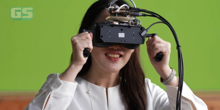 Sony mendedahkan headset prototaip untuk next-gen VR!