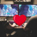 Pemain LoL boleh cari cinta sejati di Tinder, malangnya app tidak sokong Dota 2