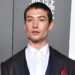 Ezra Miller akhirnya mengaku bersalah, bakal jalani satu tahun percubaan & denda sebanyak $500