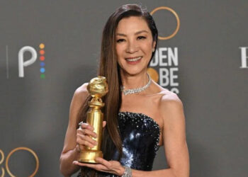 Michelle Yeoh merupakan rakyat Malaysia pertama menang anugerah Golden Globe!
