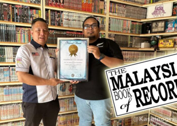 Kumpul Hampir 30 ribu Komik & Manga, Individu Ini Tempah Nama dalam Malaysia Book of Records!
